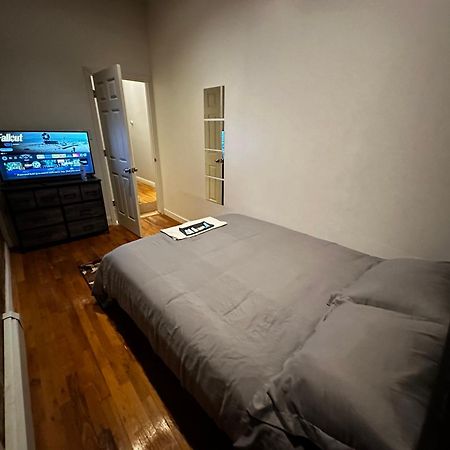 Cozy Townhouse In Harlem Apartment New York City Exterior photo